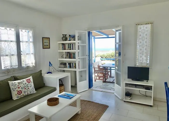 G - Kamari Village *